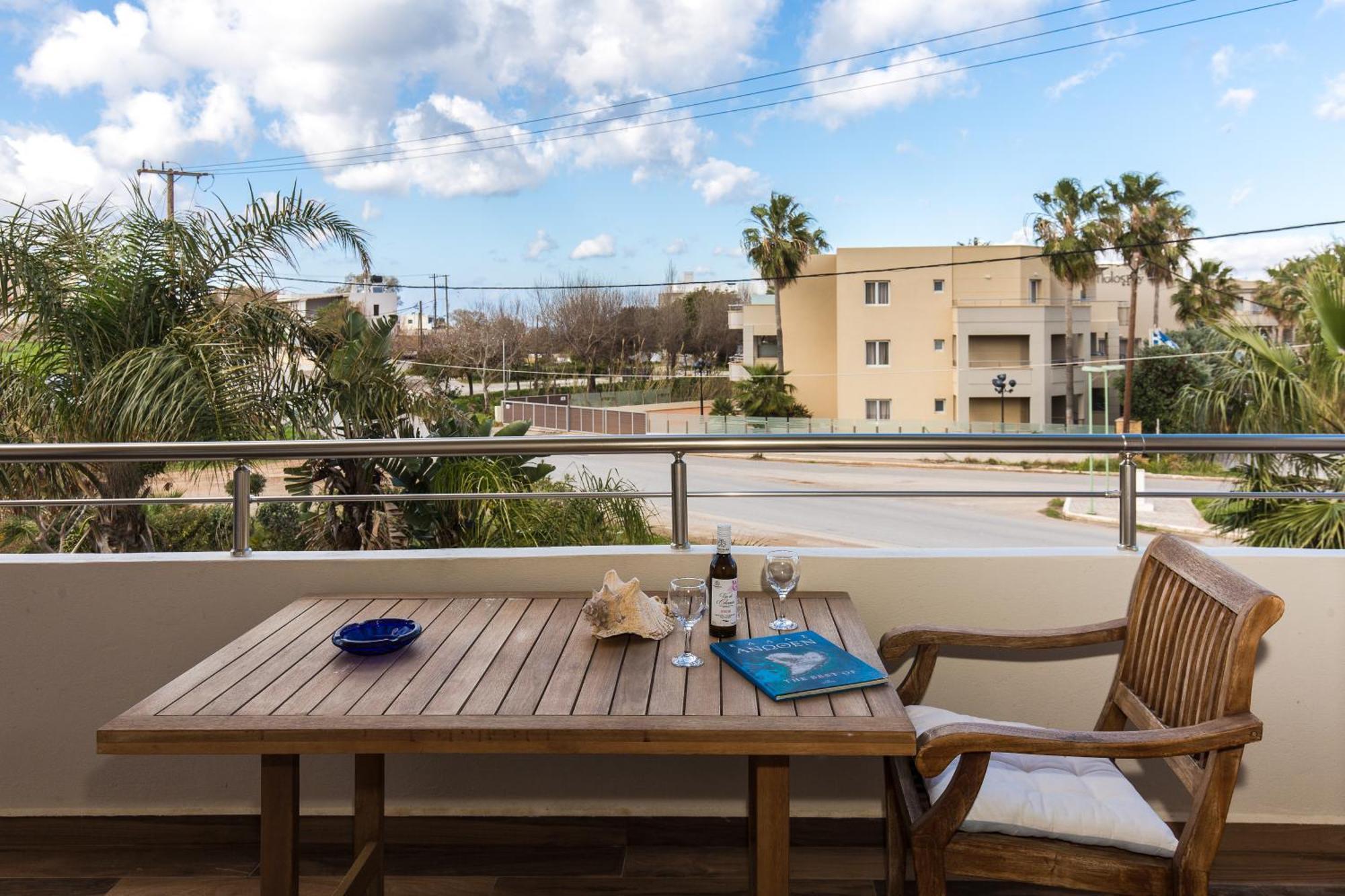 Arodamos Studios & Apts Kissamos Luaran gambar