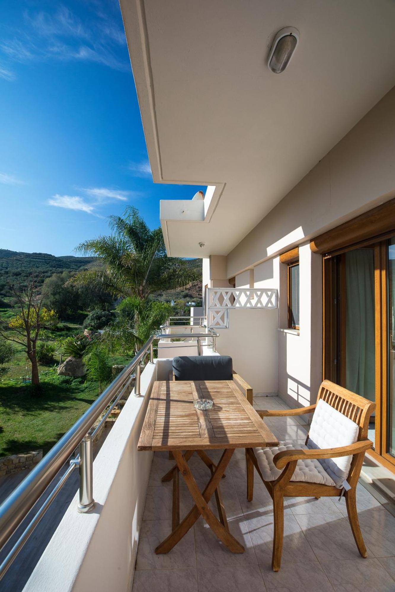 Arodamos Studios & Apts Kissamos Luaran gambar